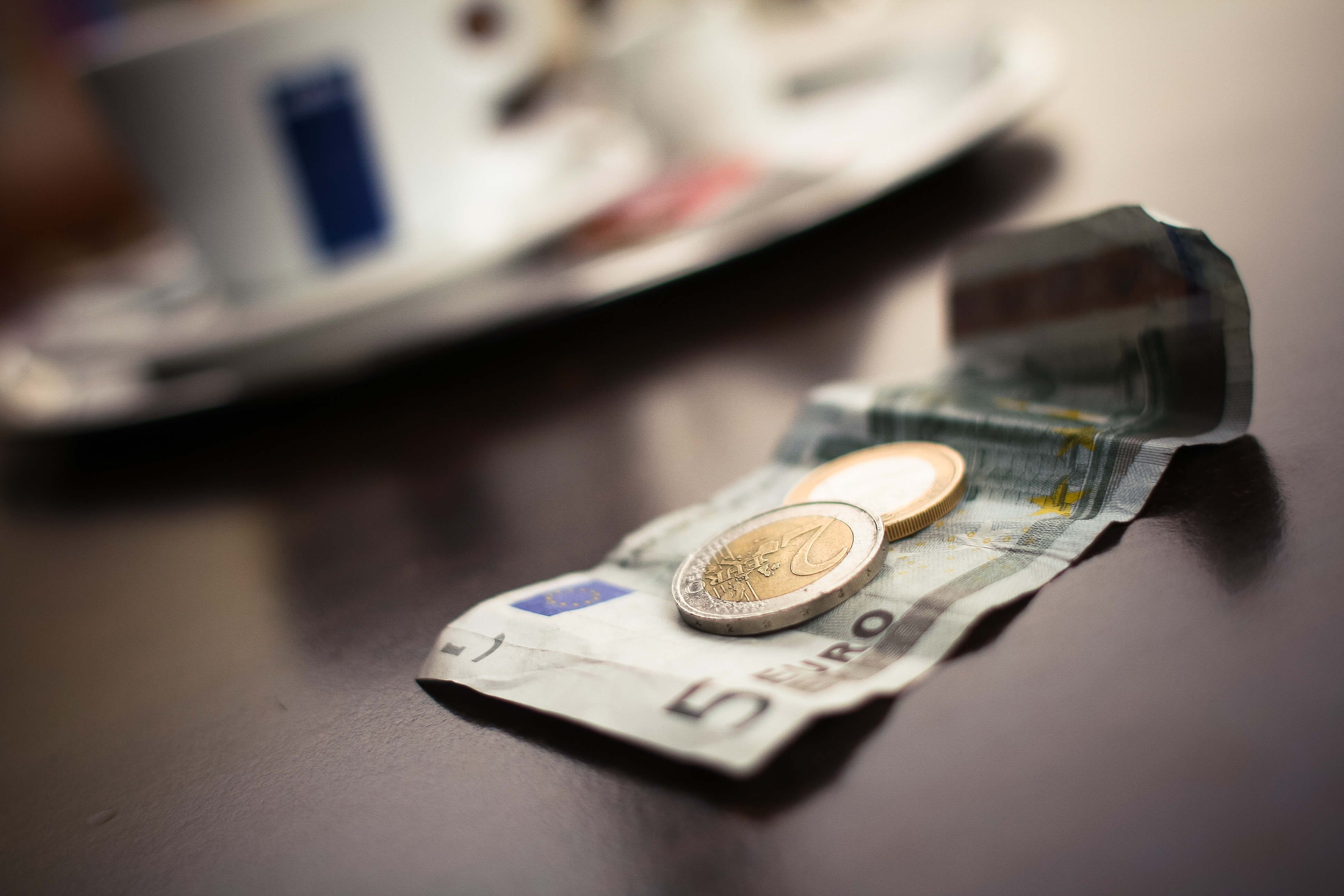 Deutschlandfunk sendet Beitrag über Geldwäscheprävention 
